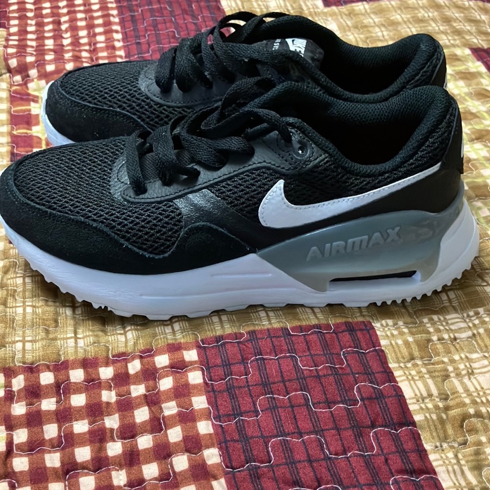Women’s air max size 7.5